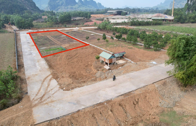 Bán đất Kim Bôi TC 1316.7m2 2.5 tỷ